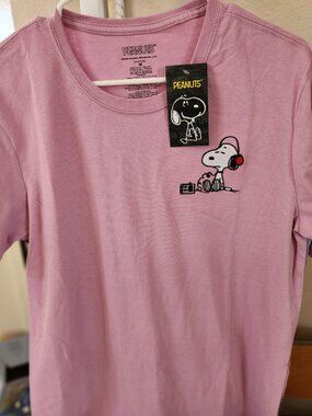 Peanuts Snoopy Boom Box Music Men's Medium Graphics Front & Back New with Tags